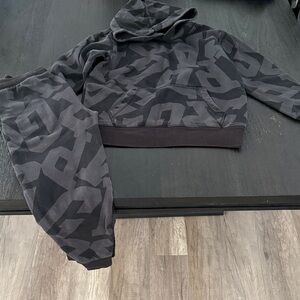 GAP Men's Dark Gray Patterned Sweater
